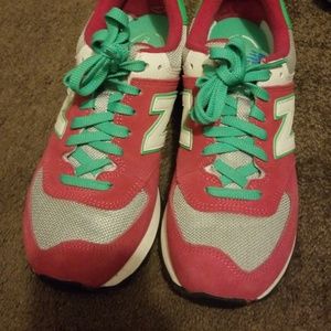 Womens new balance sneakers